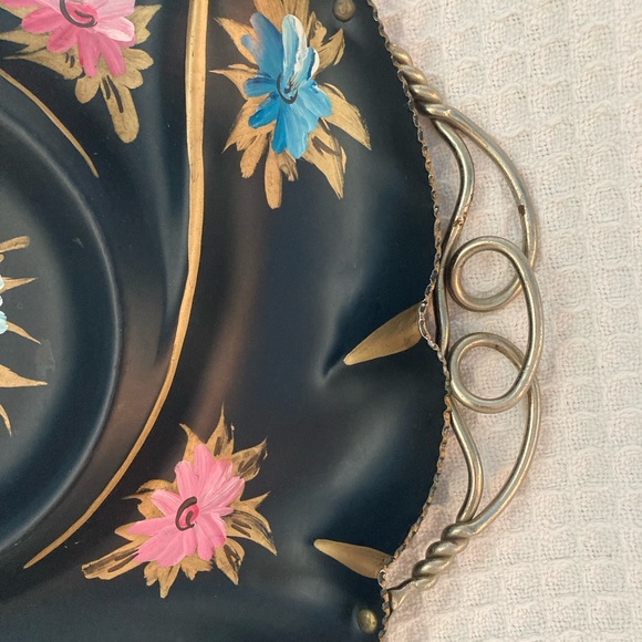 Vintage from the 50’s Farber & Shlevin Inc. Black Hand Painted Floral Metal Tray - Picture 3 of 11
